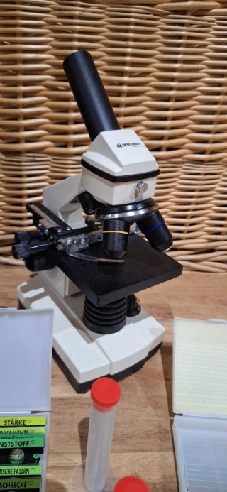 Microscopio Bresser Biolux AL 20x–1280x