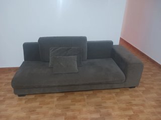 Sofá beige de tela, buen estado
