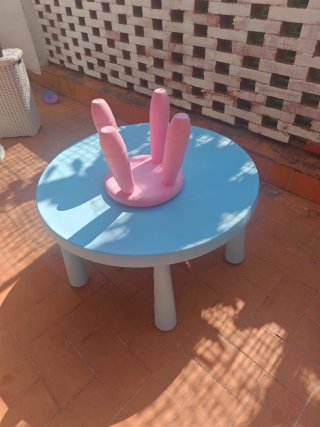 Mesa y taburete infantil azul y rosa