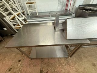 Mesa de acero inoxidable