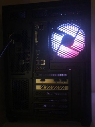 RX 9060 XT + R7 + 16 GB | PC Gaming Gigabyte