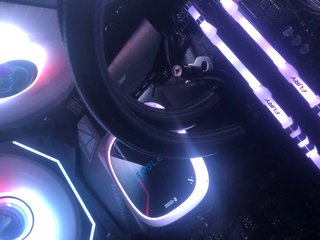 RX 9060 XT + R7 + 16 GB | PC Gaming Gigabyte