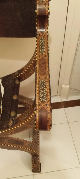 Jamuga de madera y cuero