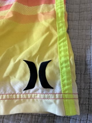 Bañador Hurley Rayas Degradado Rosa Amarillo