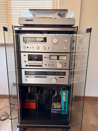 Cadena musical Sansui con tocadiscos etc.