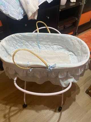 Moisés mimbre con 2 fundas