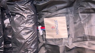 Chaqueta Moncler Negra Brillante