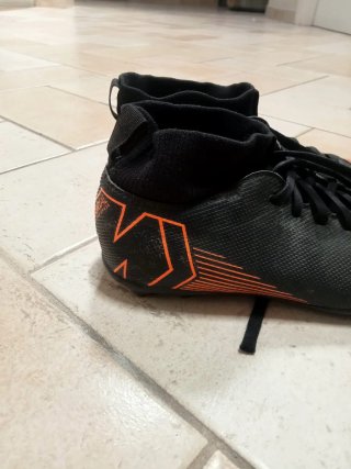 Scarpe da calcio Nike Mercurial nere arancioni