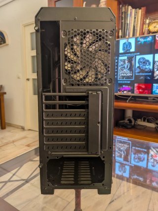 Caja Antec Gaming + 2 Ventiladores Arctic