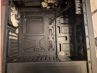 Caja Antec Gaming + 2 Ventiladores Arctic
