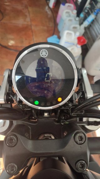 Yamaha XSR 125 Gris Lunar 2026.
