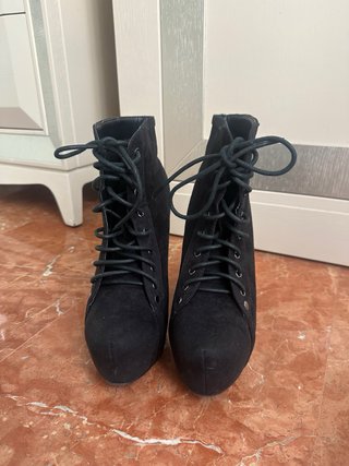 Botines negros tacón cordones talla 38