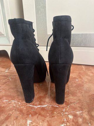 Botines negros tacón cordones talla 38