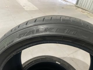 Neumático 225/40/18