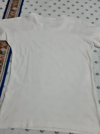 Camiseta For Us blanca L manga corta dibujo hombro