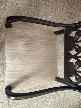 Silla antigua madera tallada única
