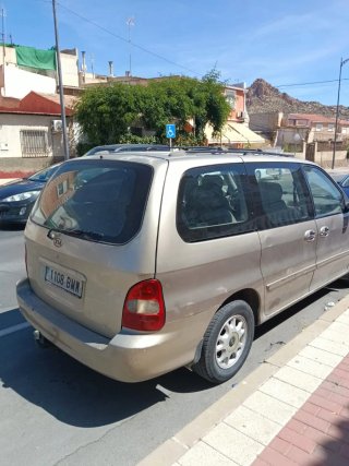 KIA Carnival 2001