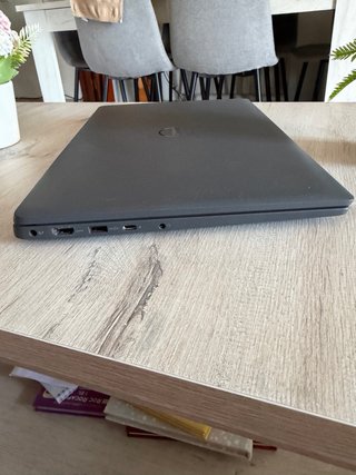 Portátil Dell latitude 3550 i5  Del año 2022