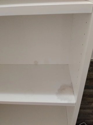 Estantería blanca de madera