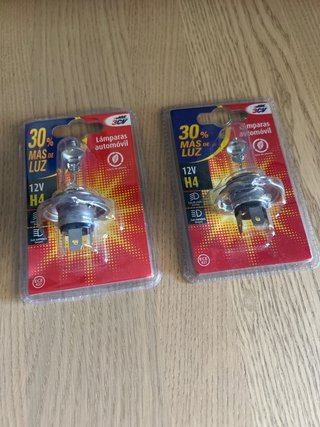 Bombillas Coche H4 12V 30% Más Luz (2uds)