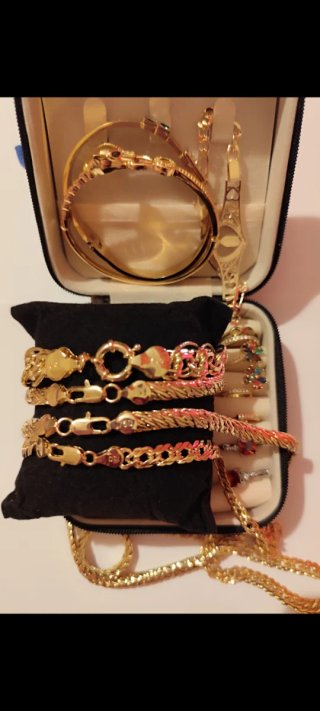 Lote Joyas de oro 750k .