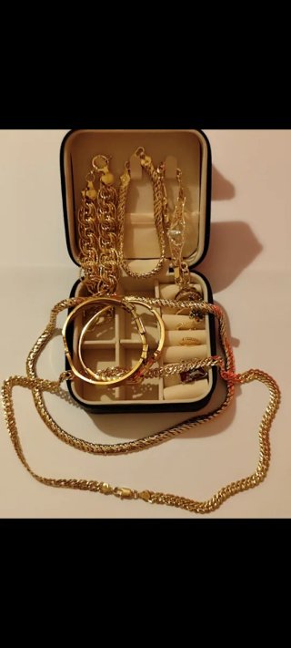 Lote Joyas de oro 750k .