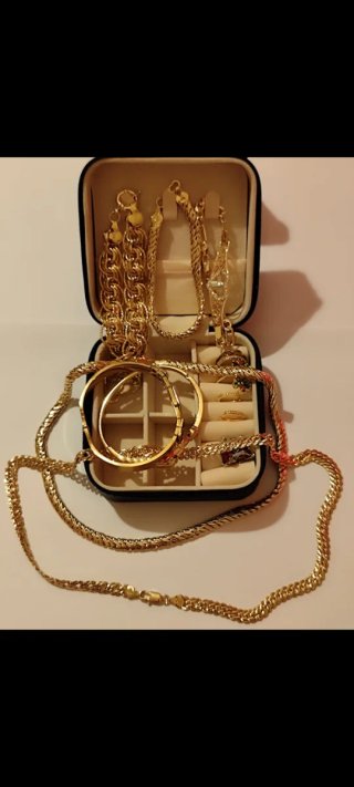 Lote Joyas de oro 750k .