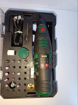 Taladro tipo Dremel Parkside con accesorios