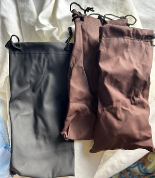 Porta occhiali colorati sacco elastico + panno