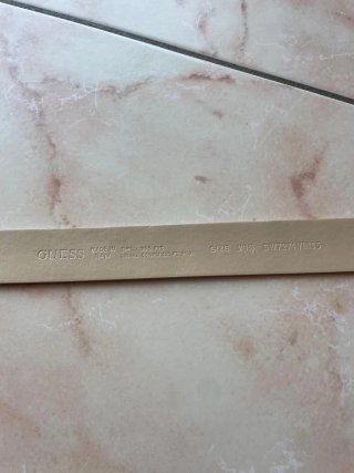 Cintura donna con fibbia logo dorata