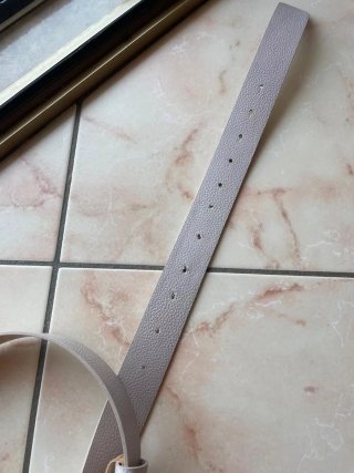 Cintura donna con fibbia logo dorata