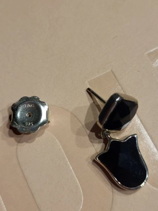 Pendientes Tous Onix Desparejado plata.