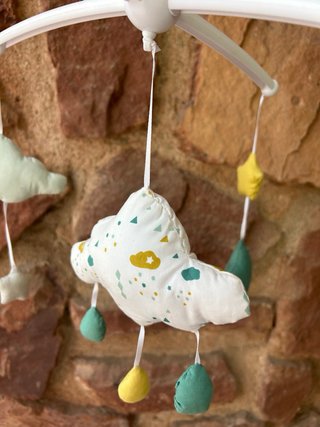 Móvil Cuna Estrellas y Nubes