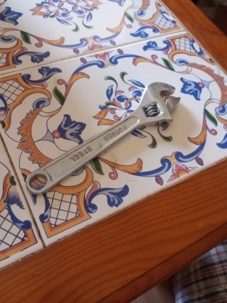 Llave inglesa ajustable de acero