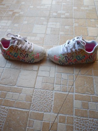 Zapatillas Skechers Blancas Corazones Multicolor