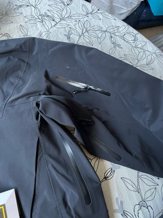 Chaqueta Arc'teryx Alpha SV Gore-Tex Negra