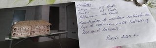 Enorme edificio de 2 plantas de madera