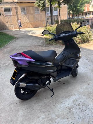 Gilera Runner SP 50 Scooter Morado/Negro
