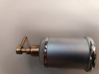 Dispensador de jabón cada uno a 1 0 euros metálico