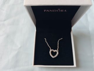 Collar Pandora Corazón Pavé