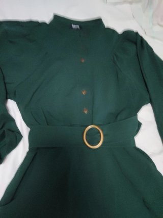 Vestido punto verde con cinturón y bolsillos