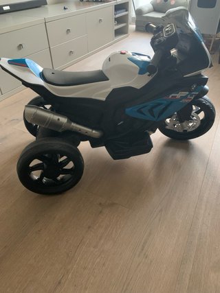 Moto Eléctrica Infantil BMW HP4