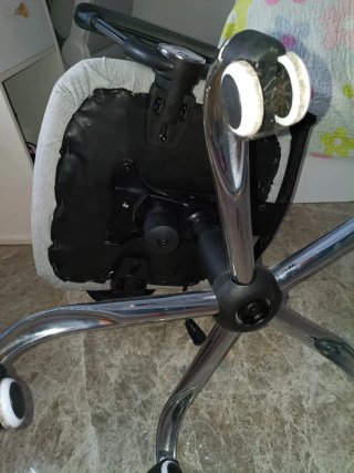 Silla giratoria de oficina tela gris.