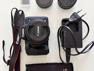 Canon EOS M50 + 2 objetivos con funda y maletin