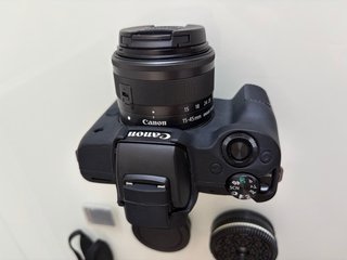 Canon EOS M50 + 2 objetivos con funda y maletin