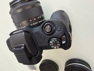 Canon EOS M50 + 2 objetivos con funda y maletin