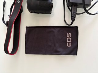 Canon EOS M50 + 2 objetivos con funda y maletin