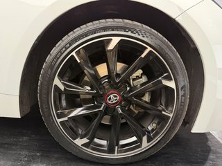 Toyota Corolla 2.0 180H GR-SPORT E-CVT