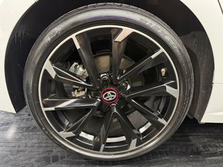 Toyota Corolla 2.0 180H GR-SPORT E-CVT