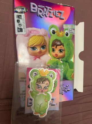 Bratziez Soft Guddlez Muñeca Rana
